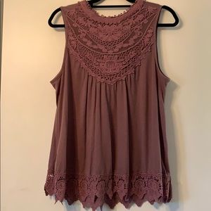 Lavender Sleeveless lace shirt